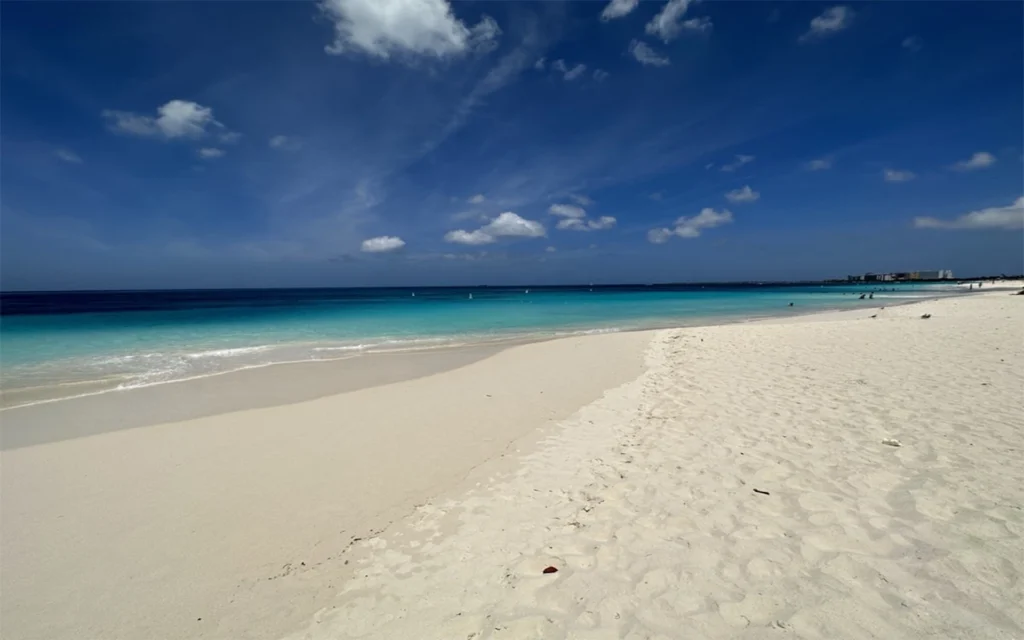 White sand of Eagle Beach